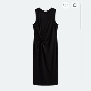 Cute black maxi style dress! Perfect for work or a night out.